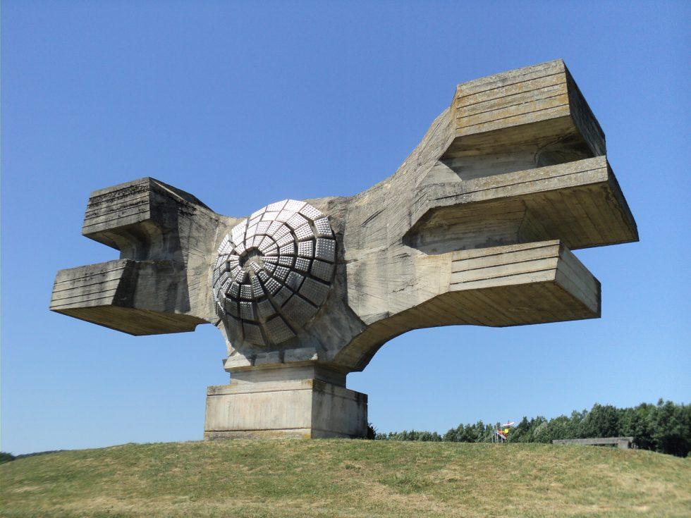 Partizán emlékmű 1967-ből, Podgarić, Horvátország, Dušan Džamonja szobrász munkája (forrás: wikipedia)